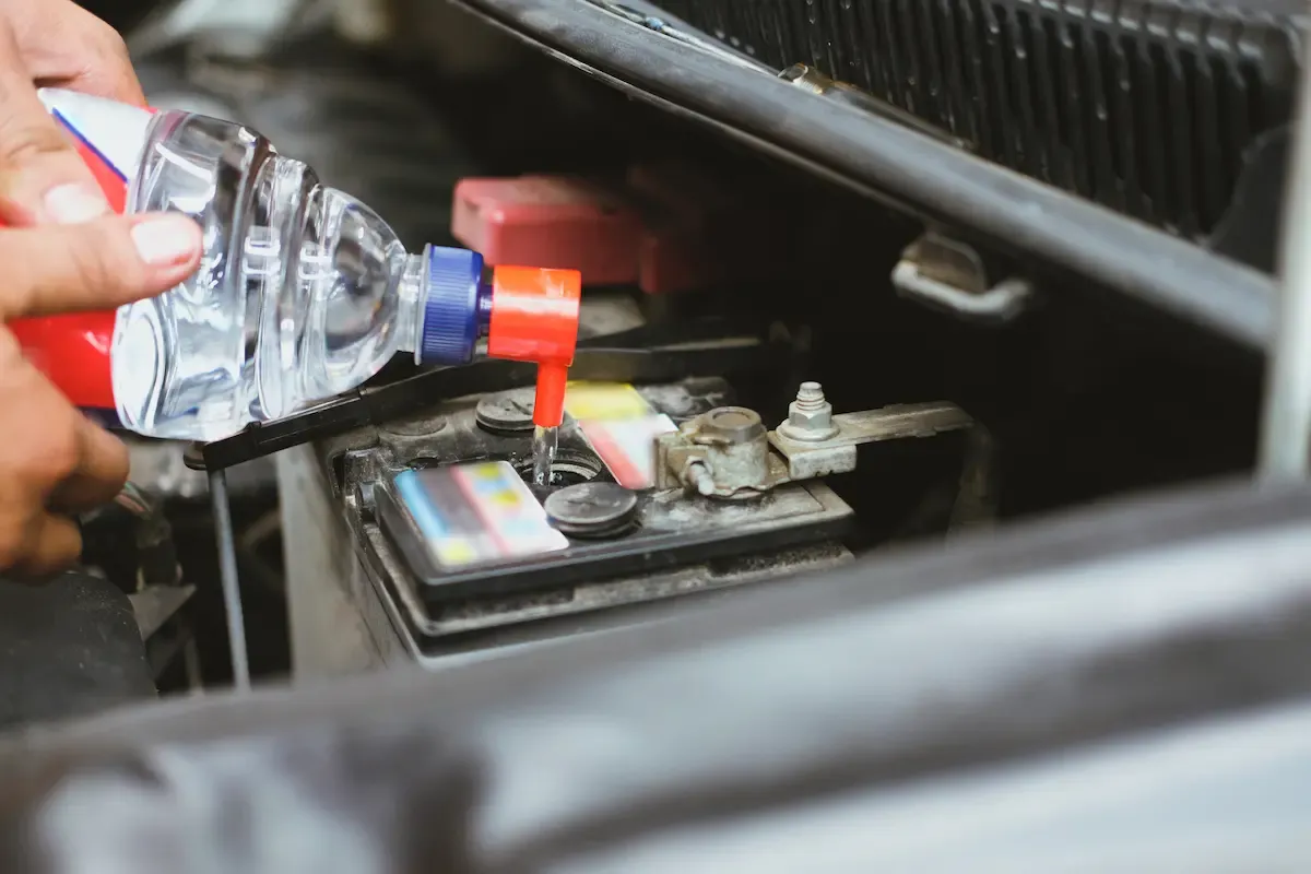 Aki Mobil Soak? Ini Tanda, Penyebab, dan Cara Mengatasinya