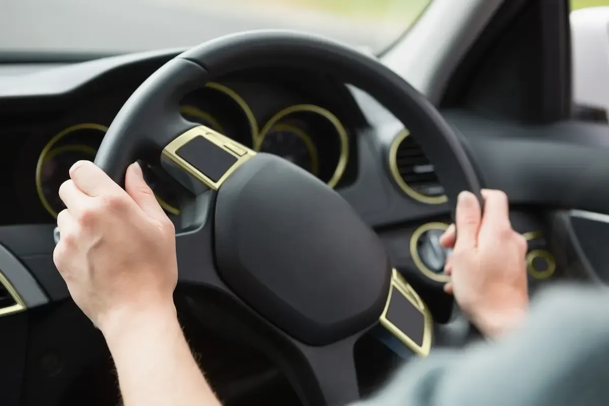 6 Penyebab Setir Mobil Bergetar & Cara Tepat Mengatasinya